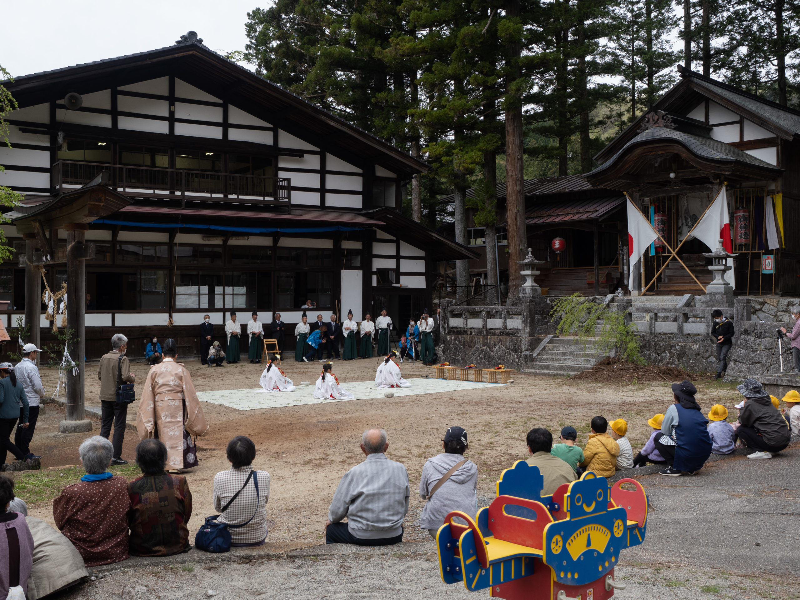 下清内路諏訪神社の春祭りが開催されました